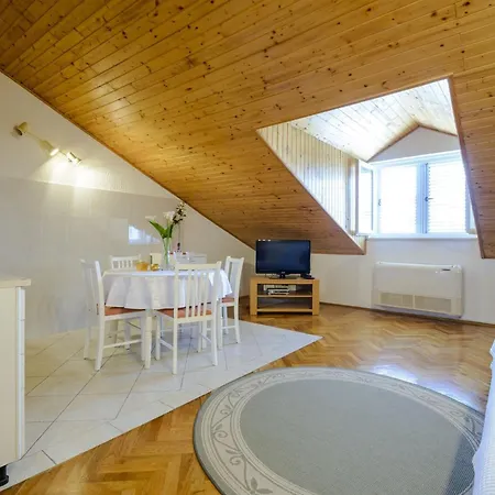 Matic - Two-bedroom Apartment